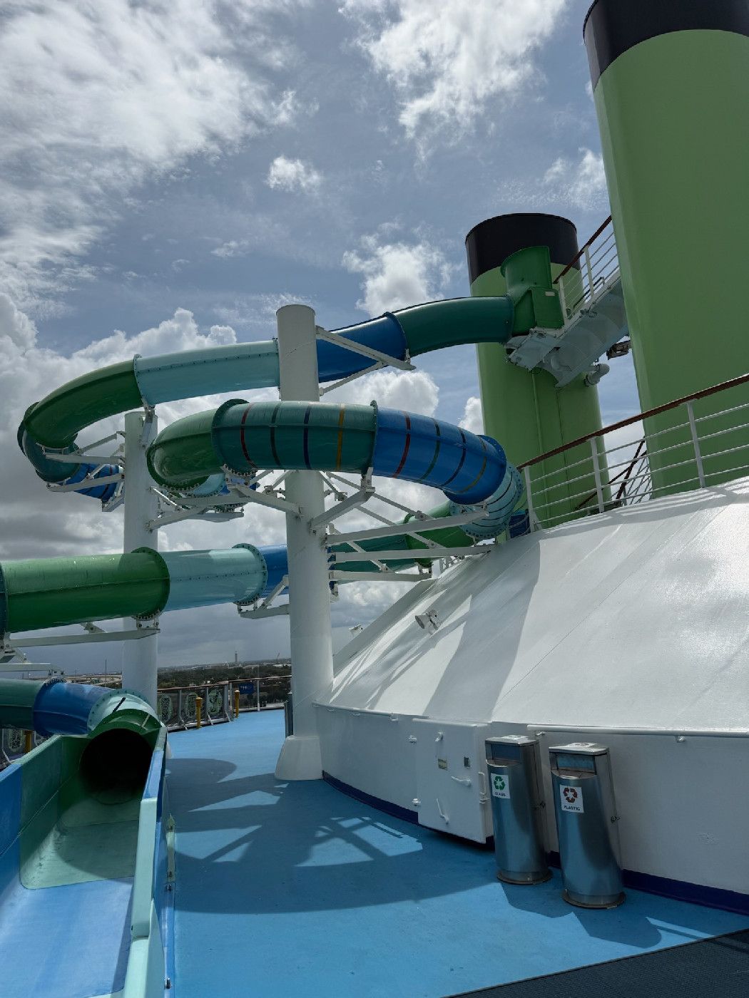 Twister Waterslide - Margaritaville Islander
