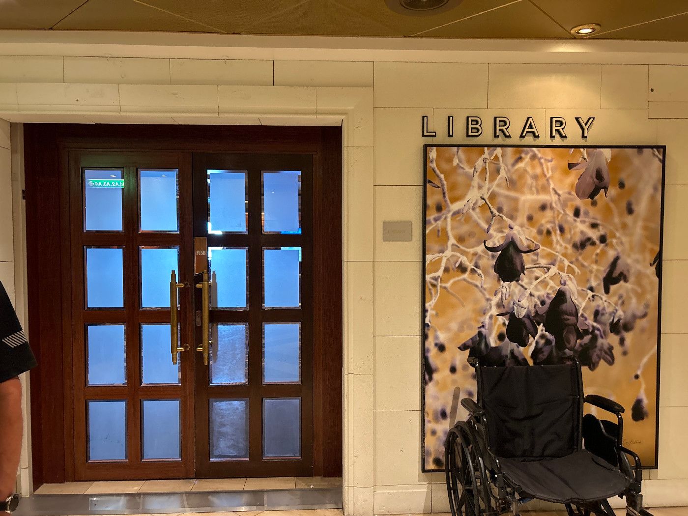 Library - Mariner of the Seas
