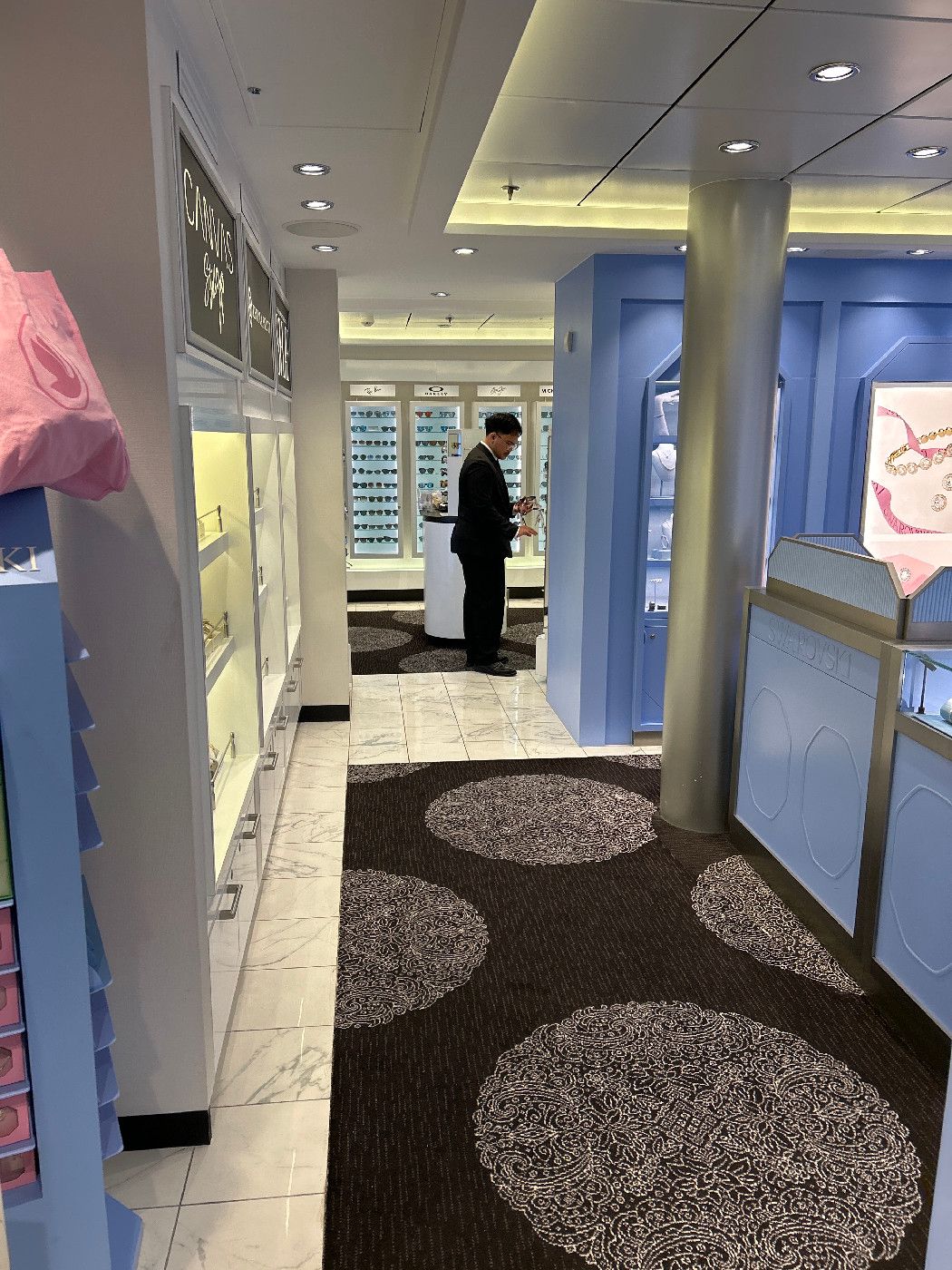 Shopping - Quantum of the Seas