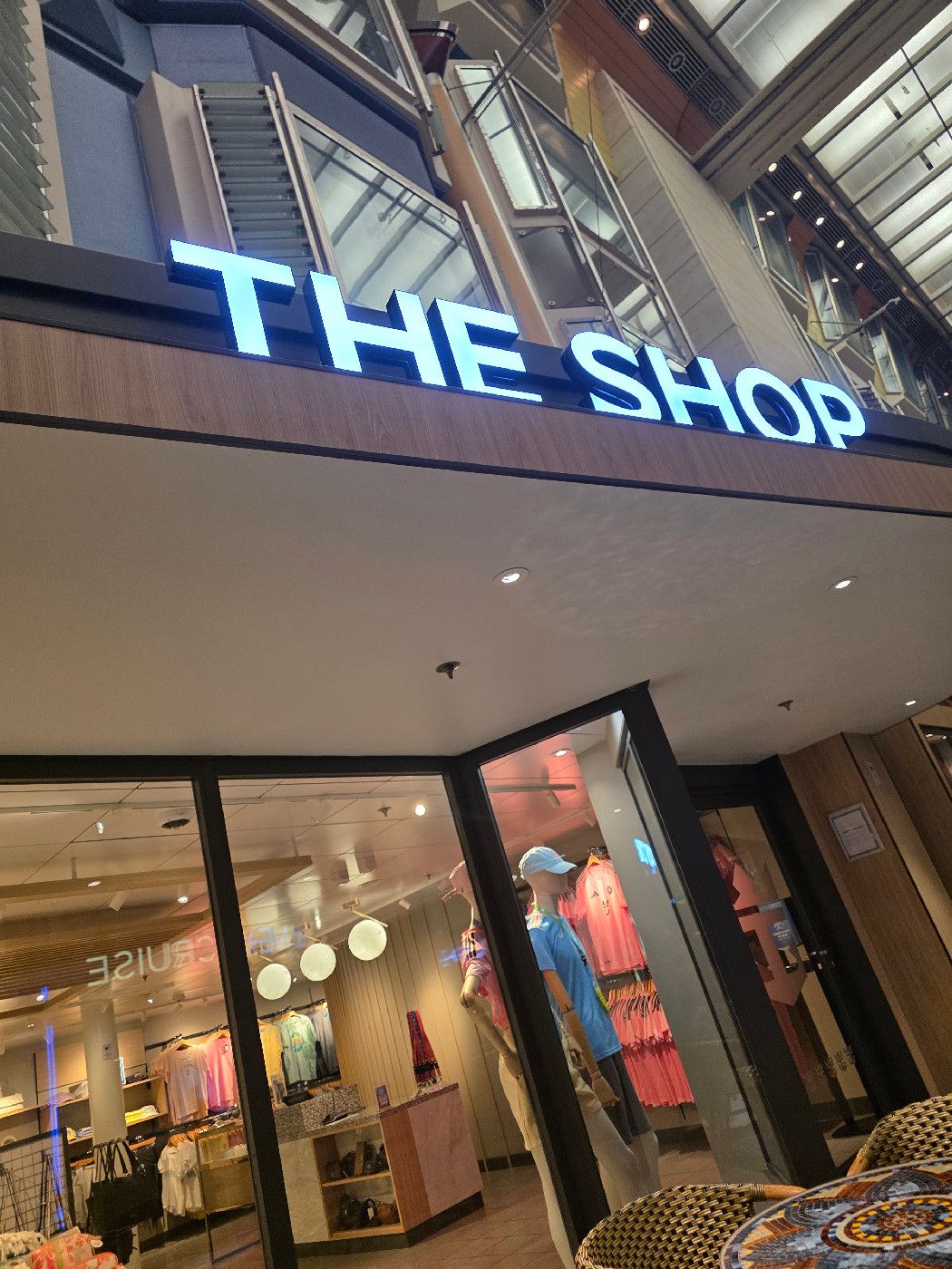 Shopping - Independence of the Seas