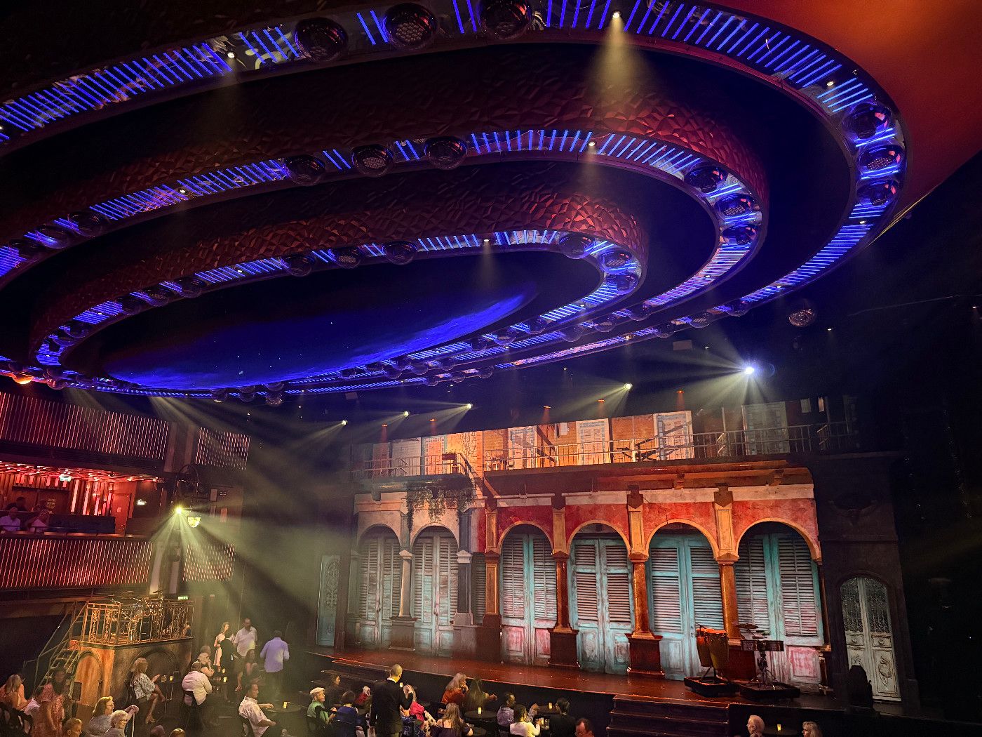 Prima Theater & Club - Norwegian Prima