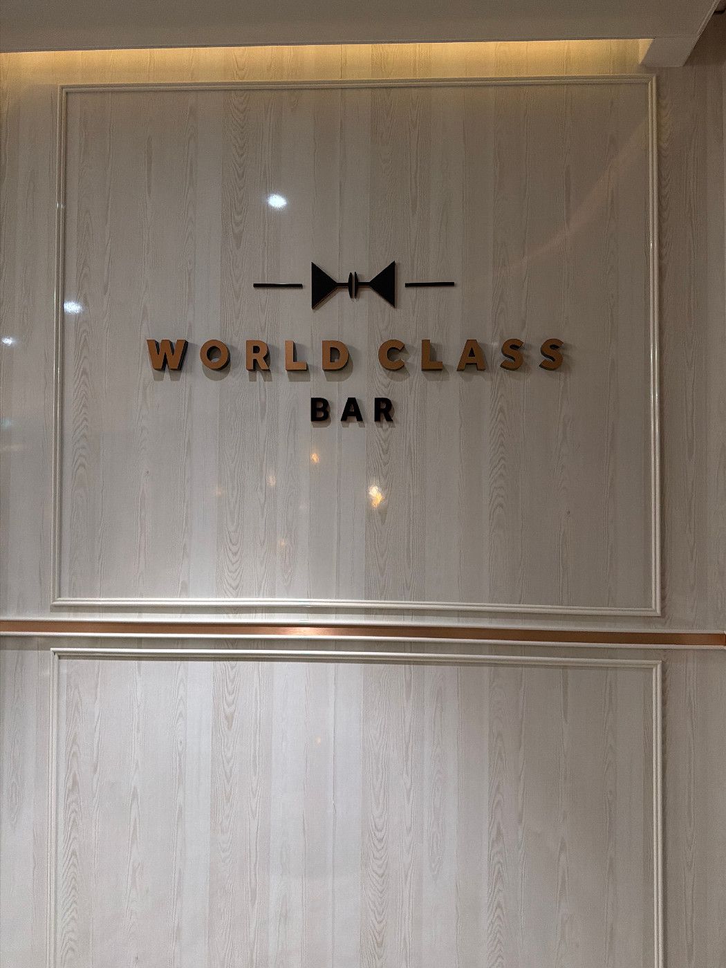 World Class Bar - Celebrity Beyond