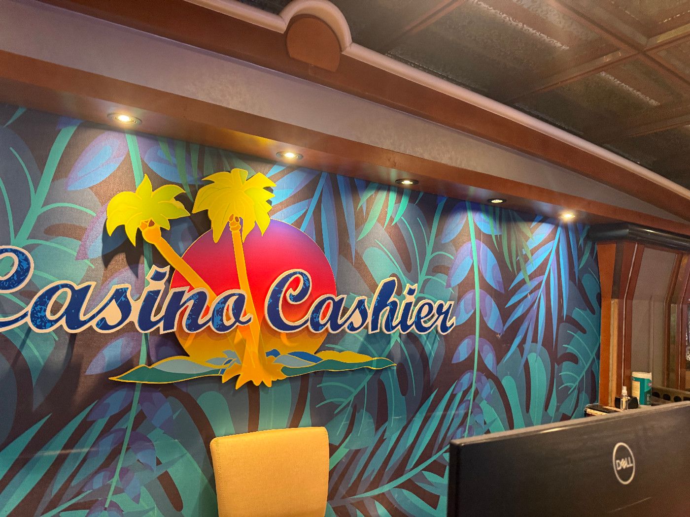 Love And Luck Casino Bar - Margaritaville Islander