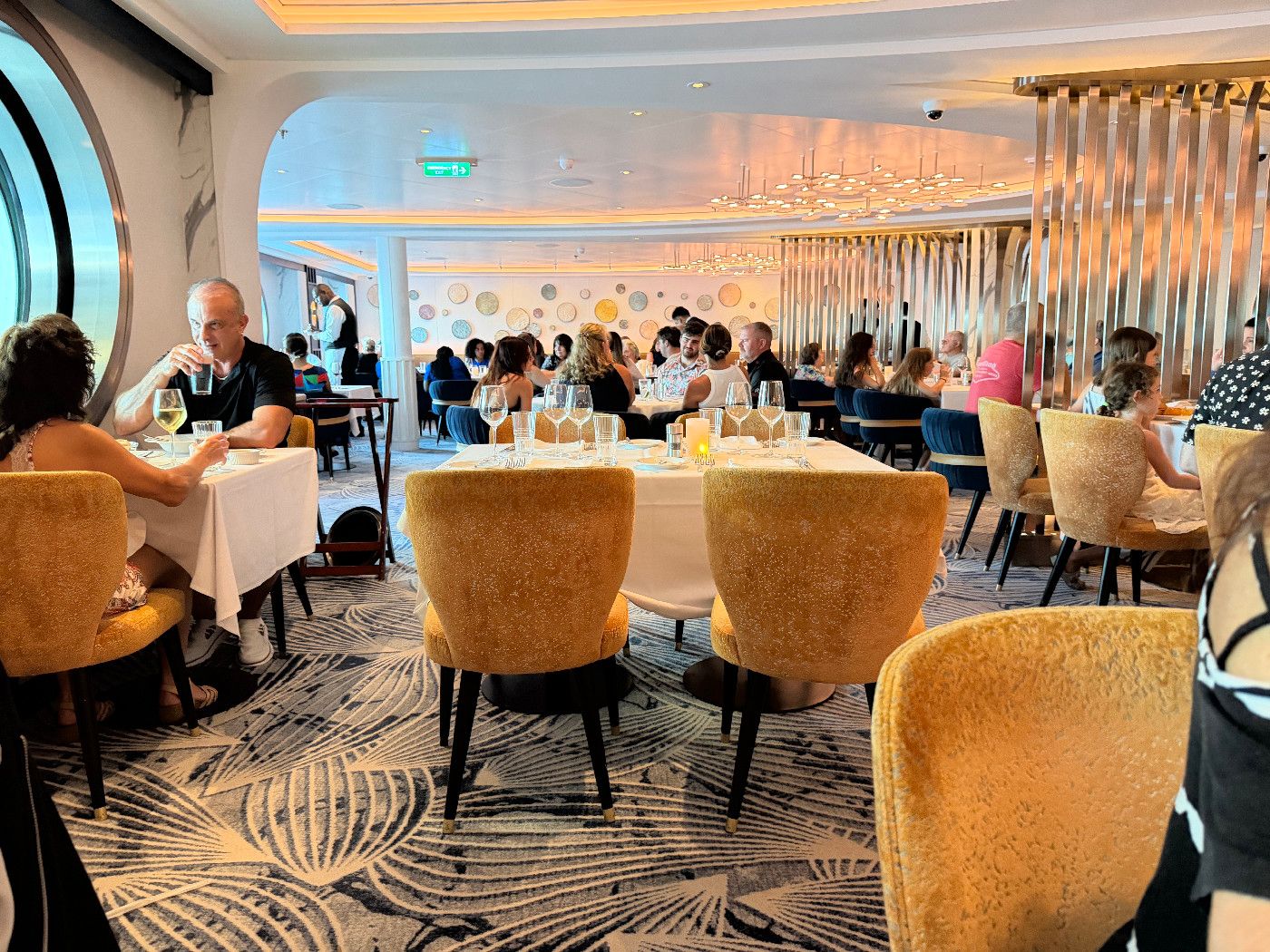 The Commodore Room - Norwegian Prima