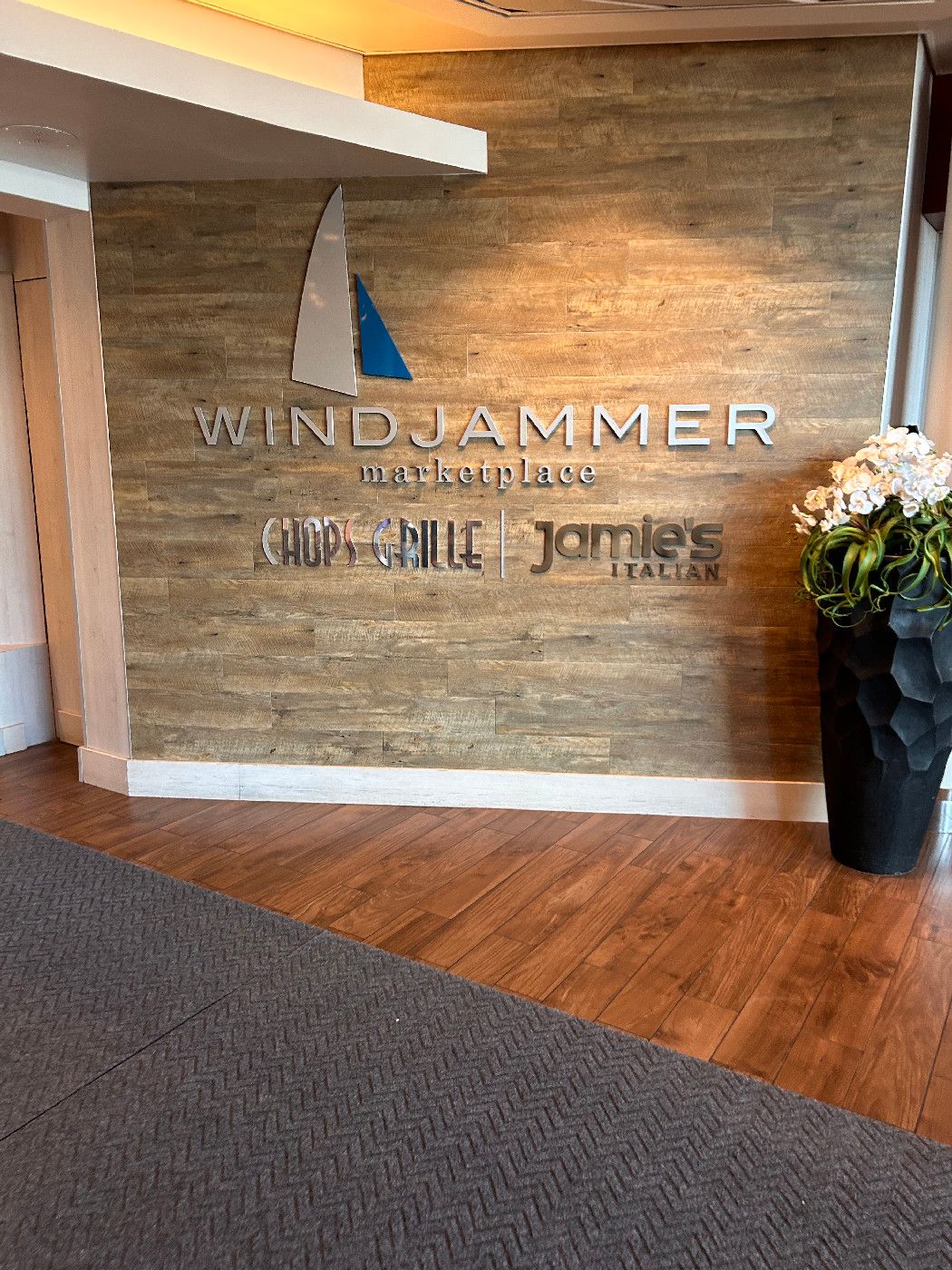 Windjammer Cafe - Mariner of the Seas