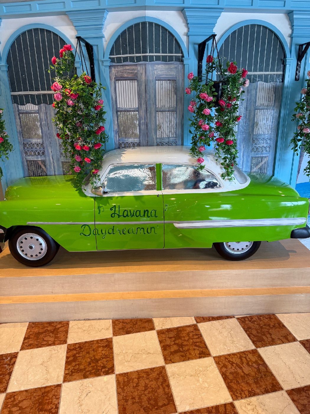 Havana Daydreamin Sports Bar - Margaritaville Islander
