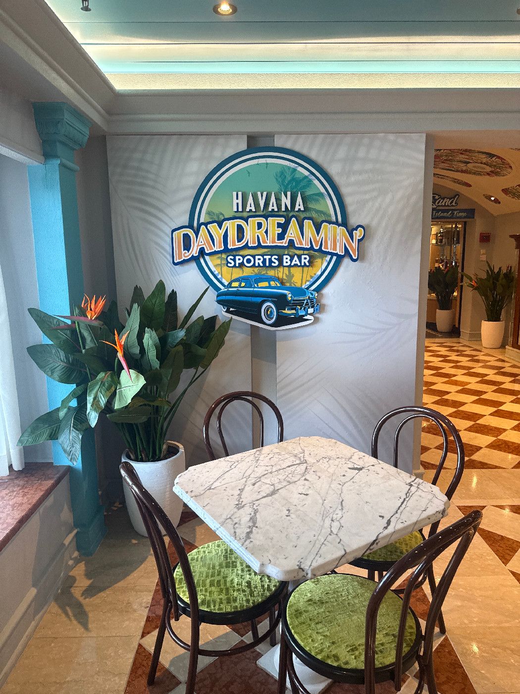 Havana Daydreamin Sports Bar - Margaritaville Islander