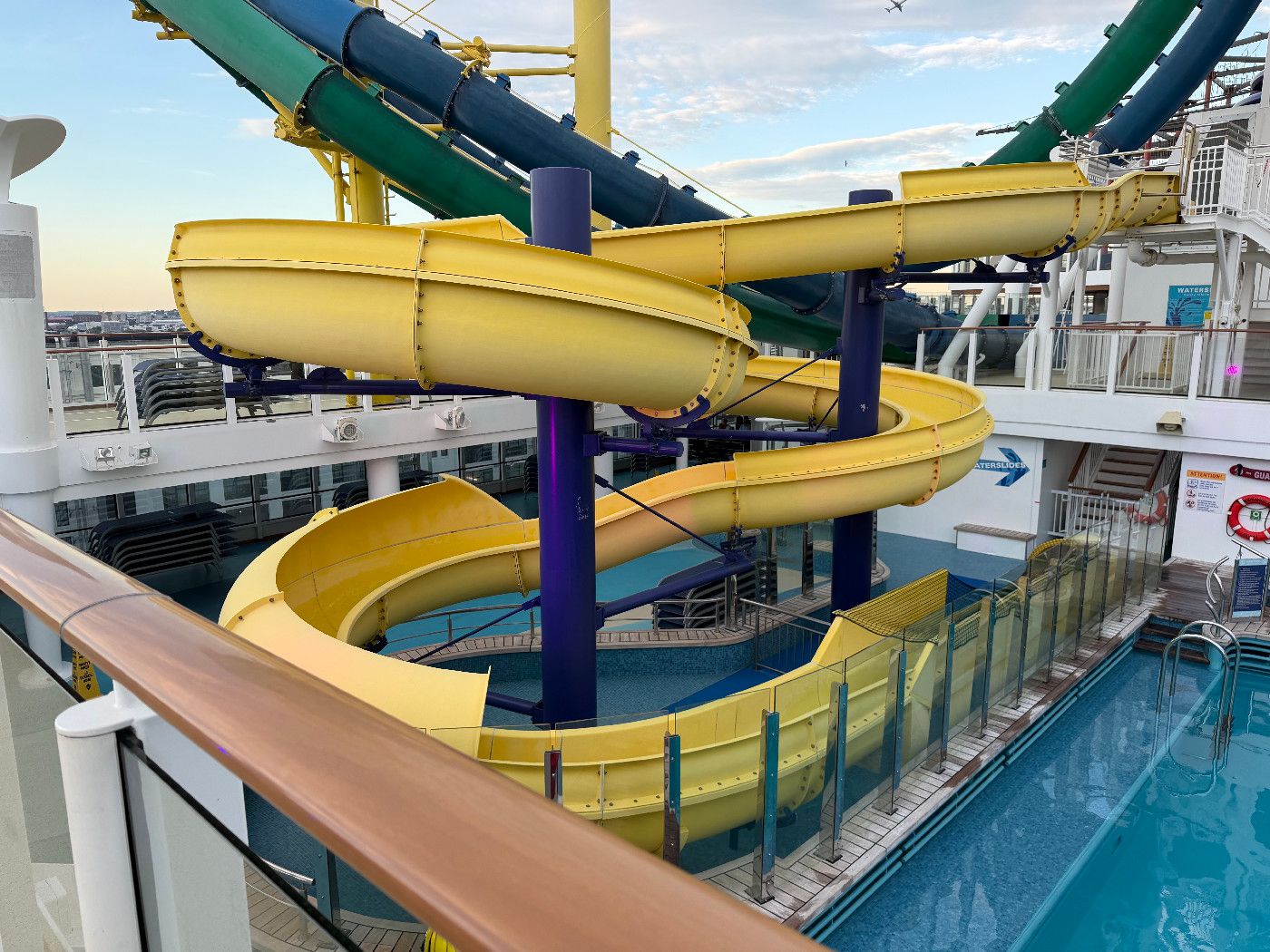 Aqua Racer - Norwegian Escape