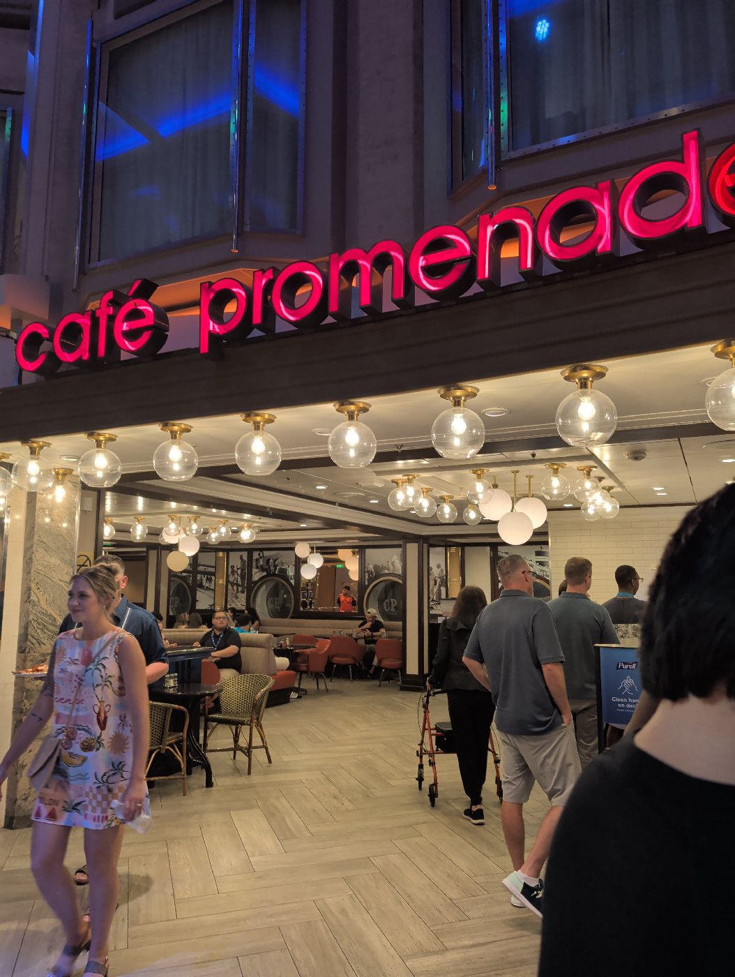 Café Promenade - Mariner of the Seas