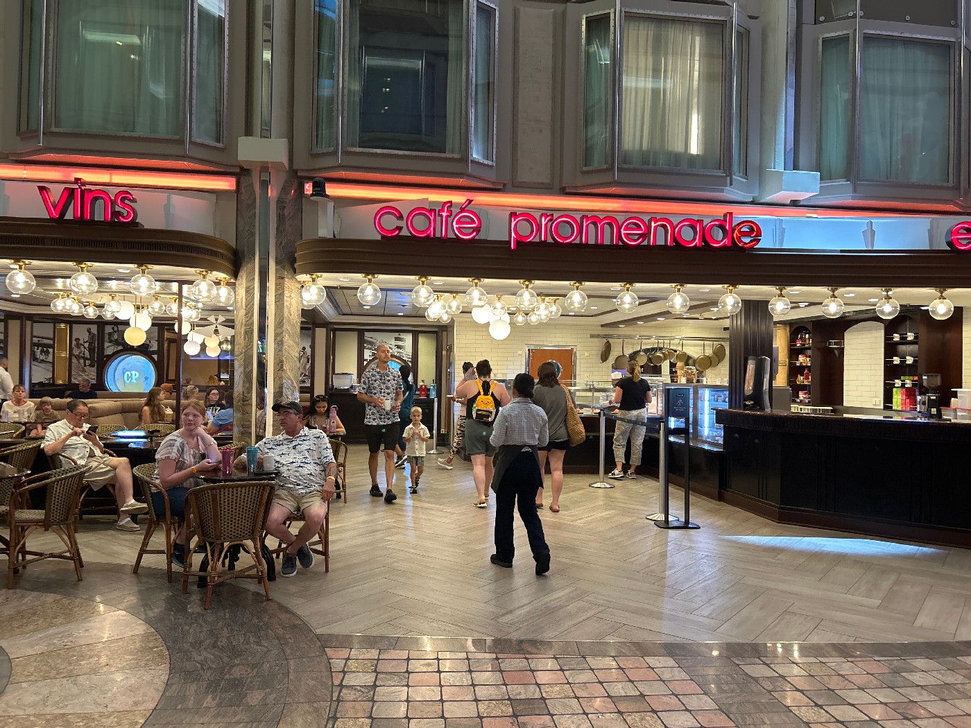 Café Promenade - Mariner of the Seas