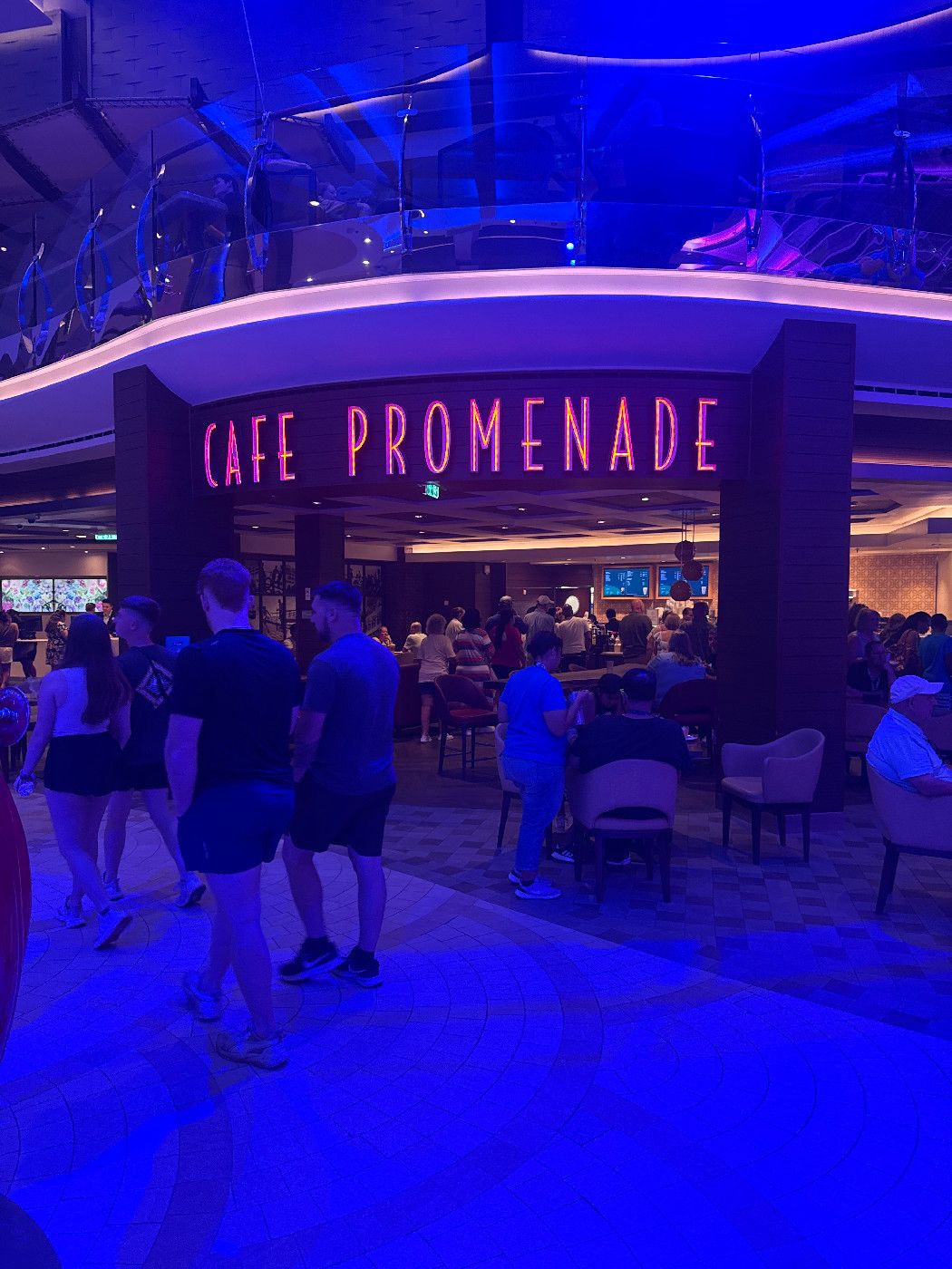 Café Promenade - Symphony of the Seas