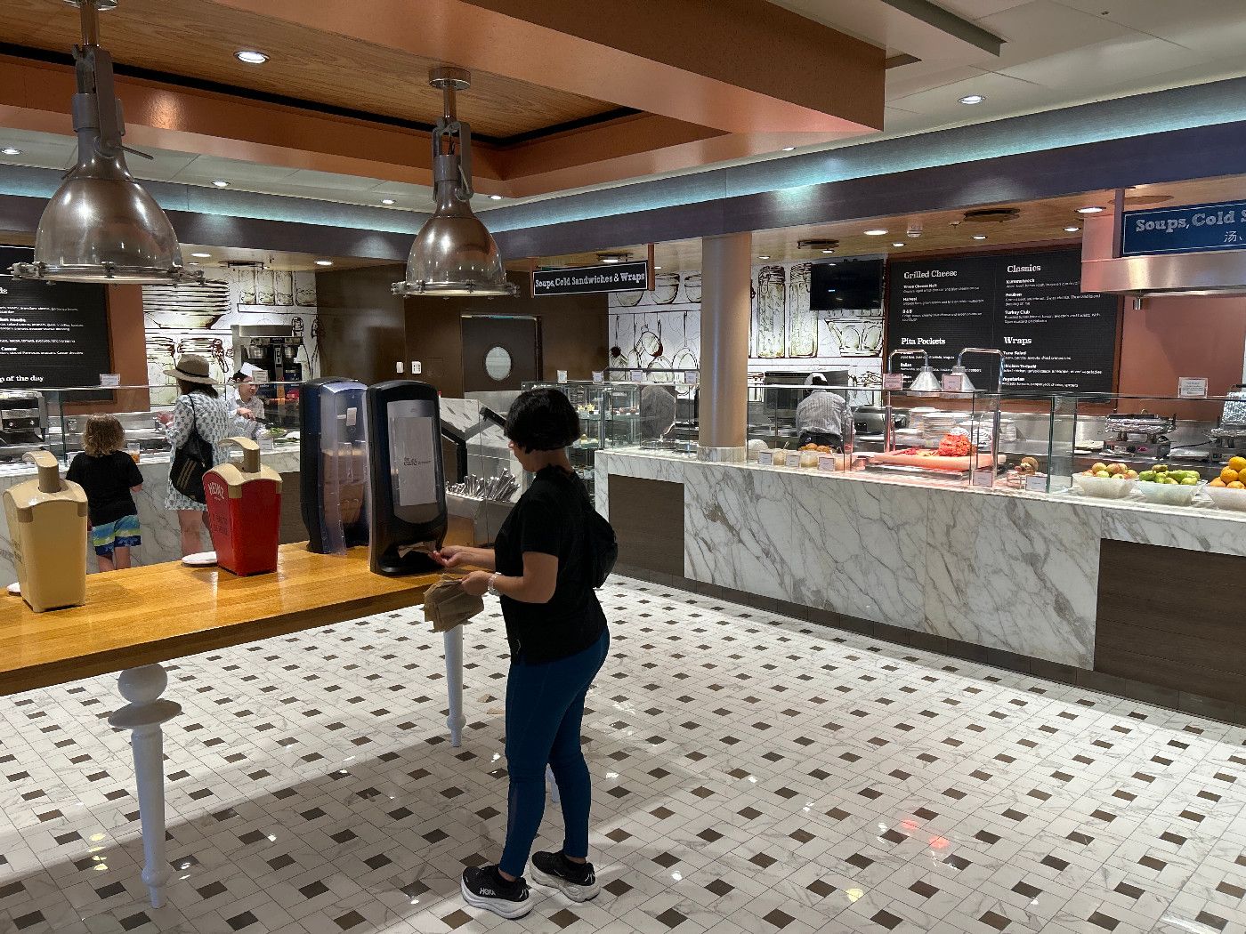 The Cafe @ Two70 - Quantum of the Seas