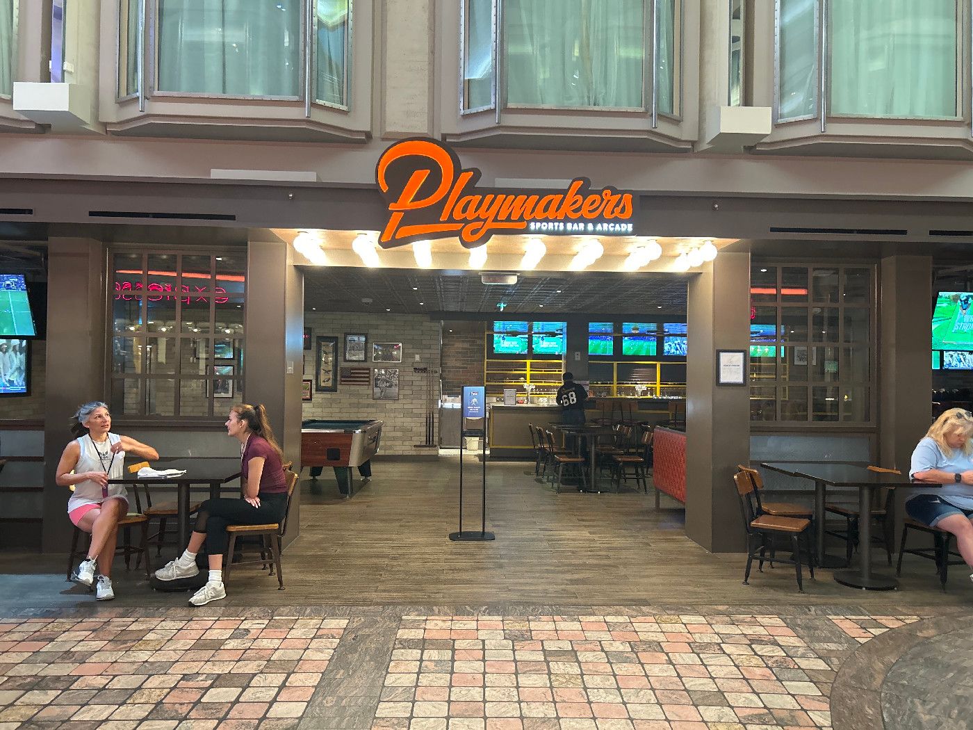 Playmakers Bar & Arcade - Mariner of the Seas