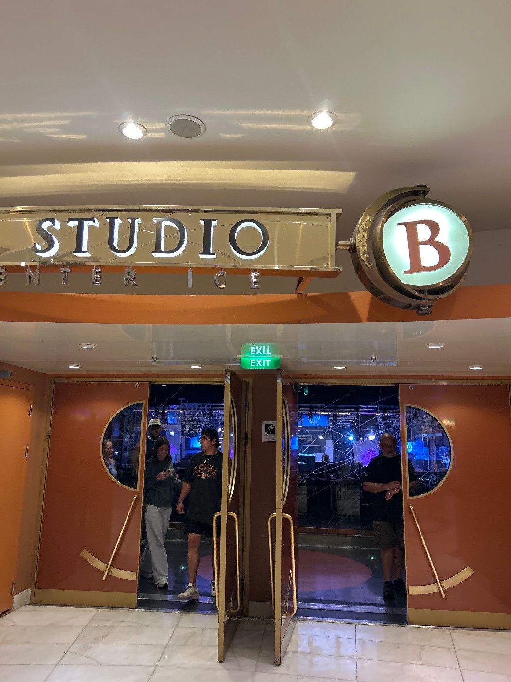 Studio B - Mariner of the Seas
