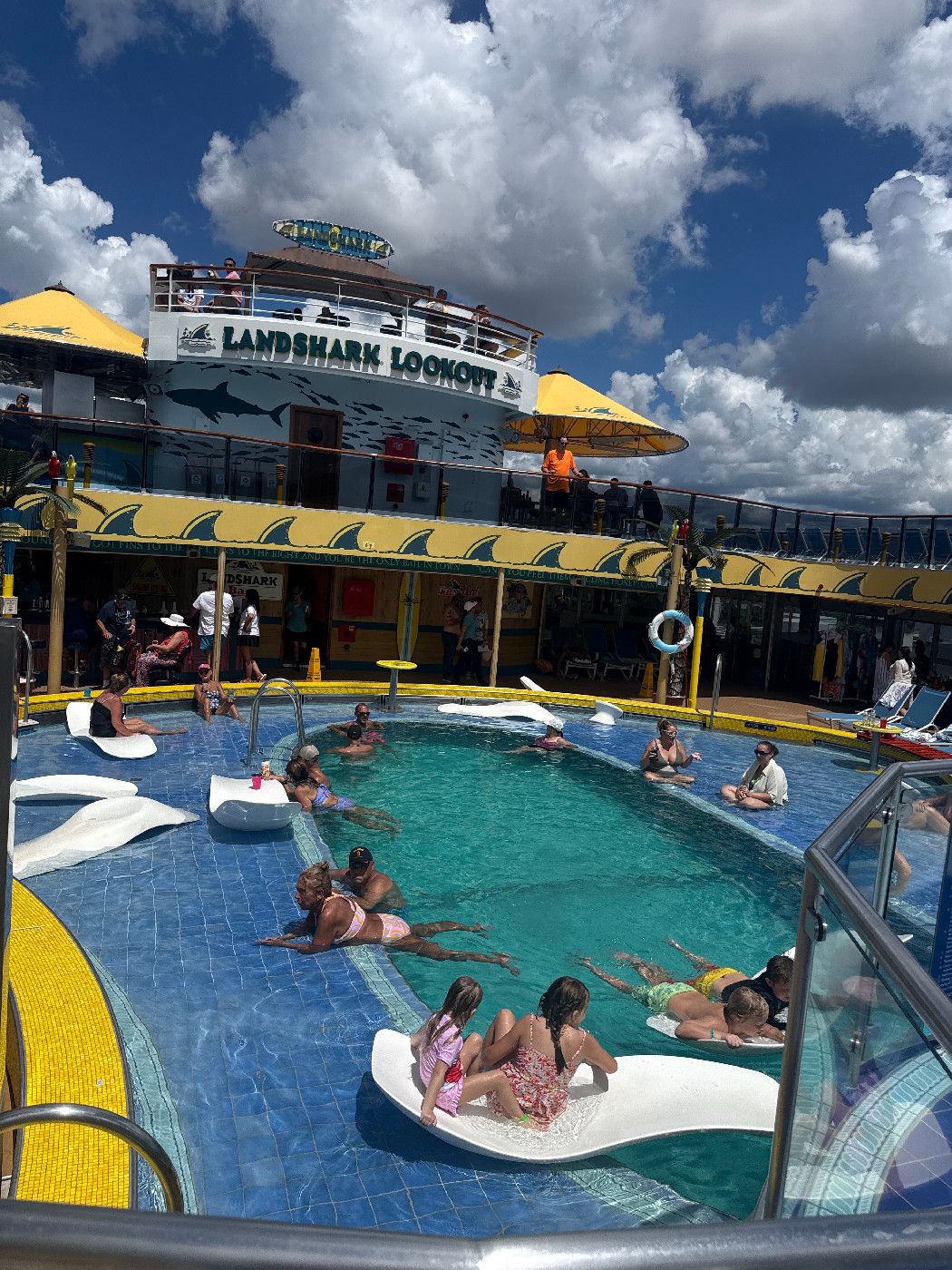 Landshark Pool - Margaritaville Islander