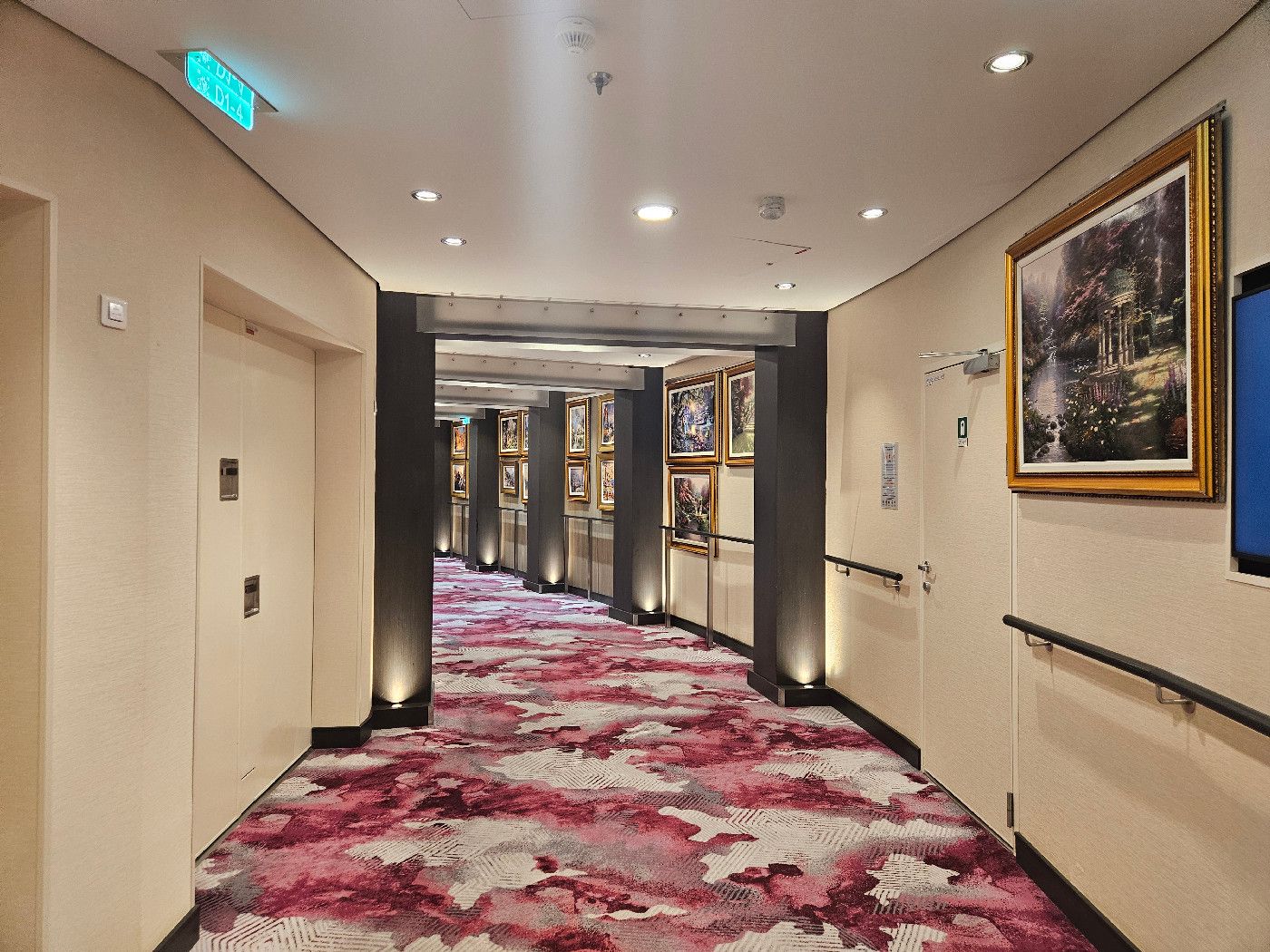 Art Gallery - Wonder of the Seas