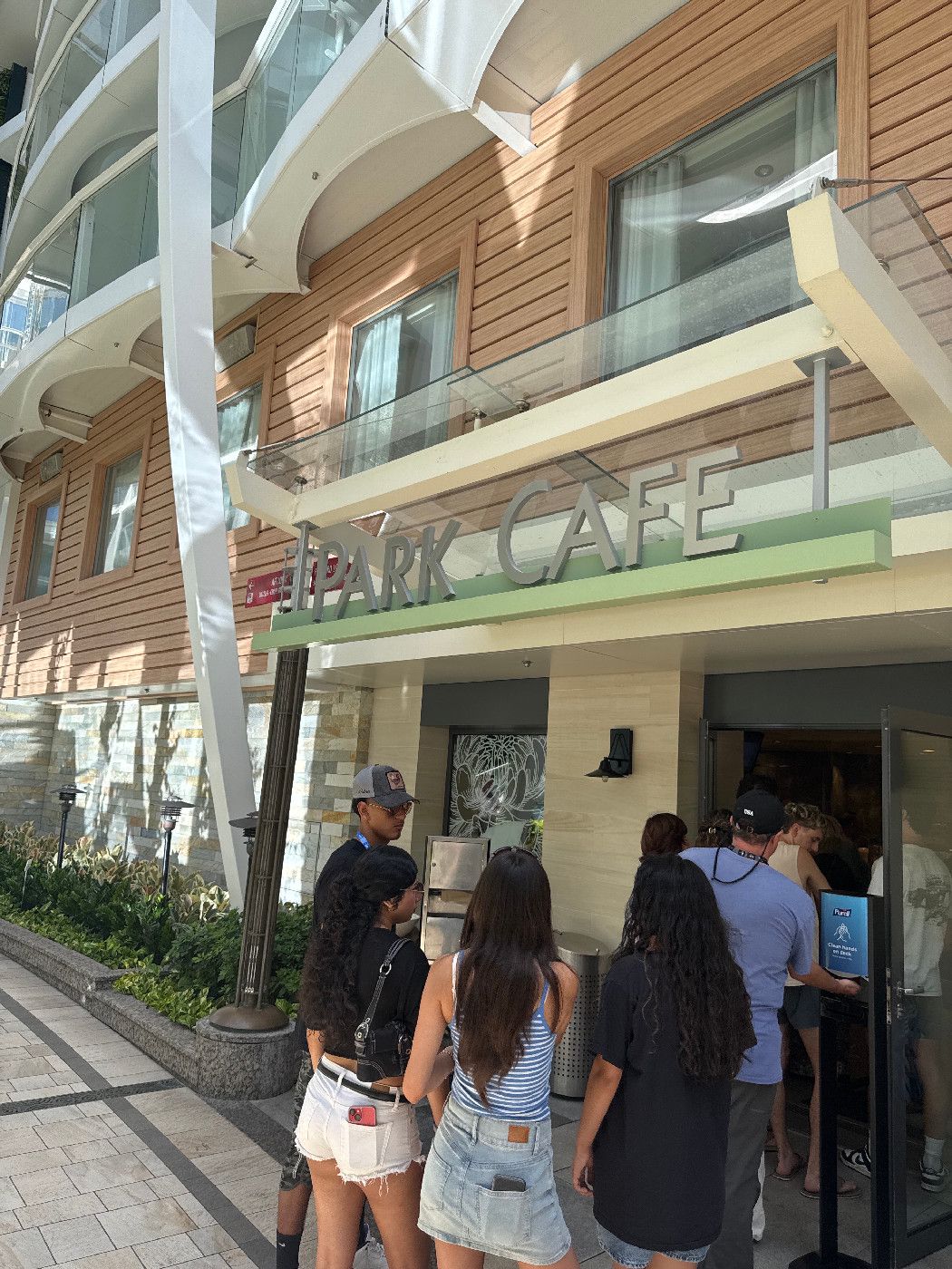 Park Cafe - Symphony of the Seas