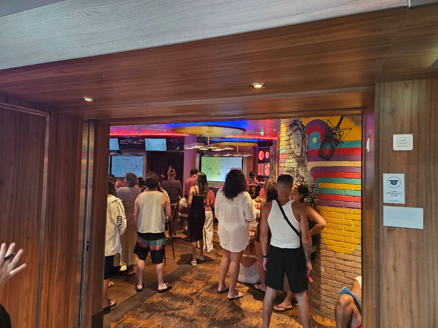 Spotlight Karaoke - Wonder of the Seas