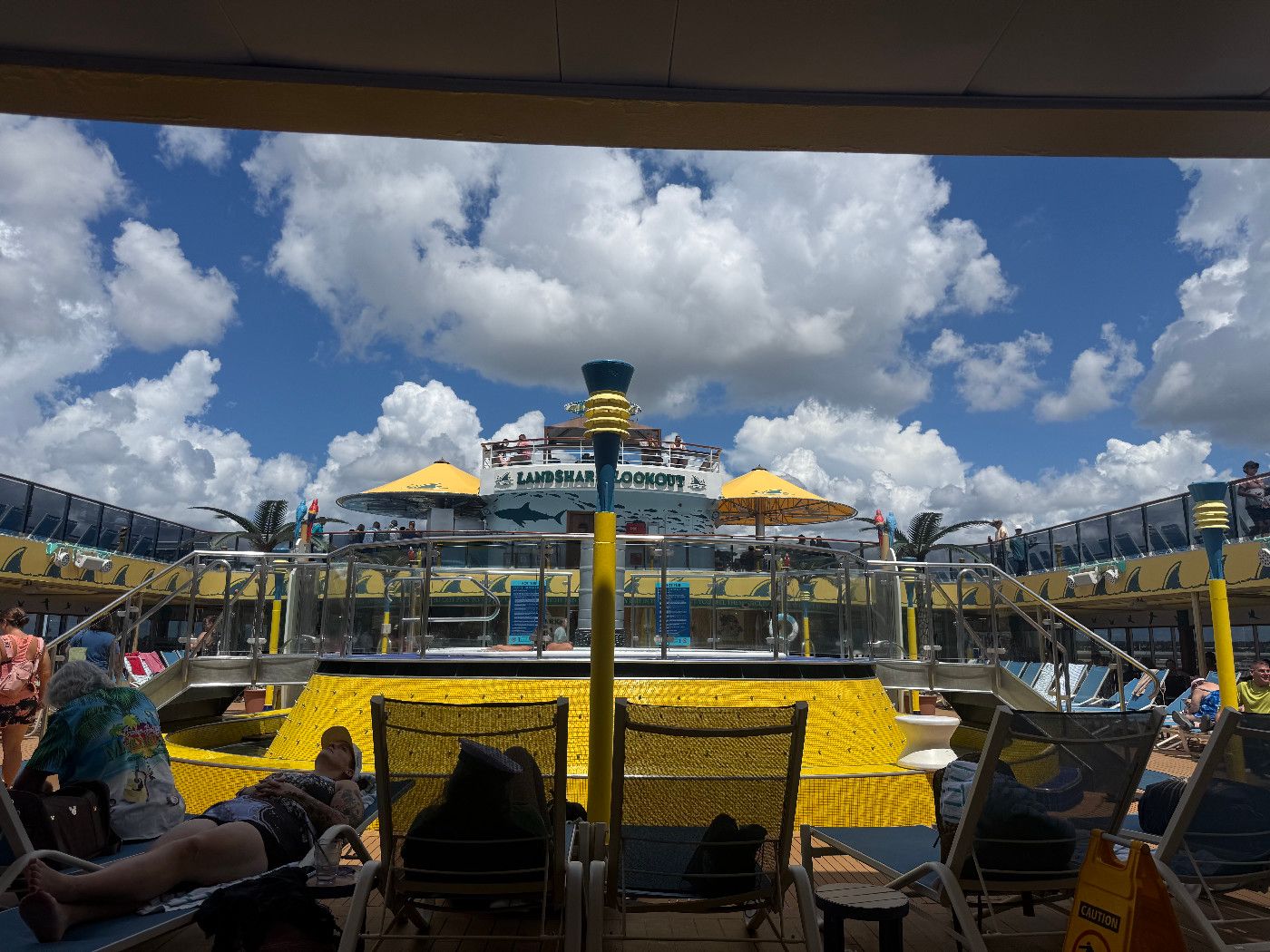Landshark Bar - Margaritaville Islander
