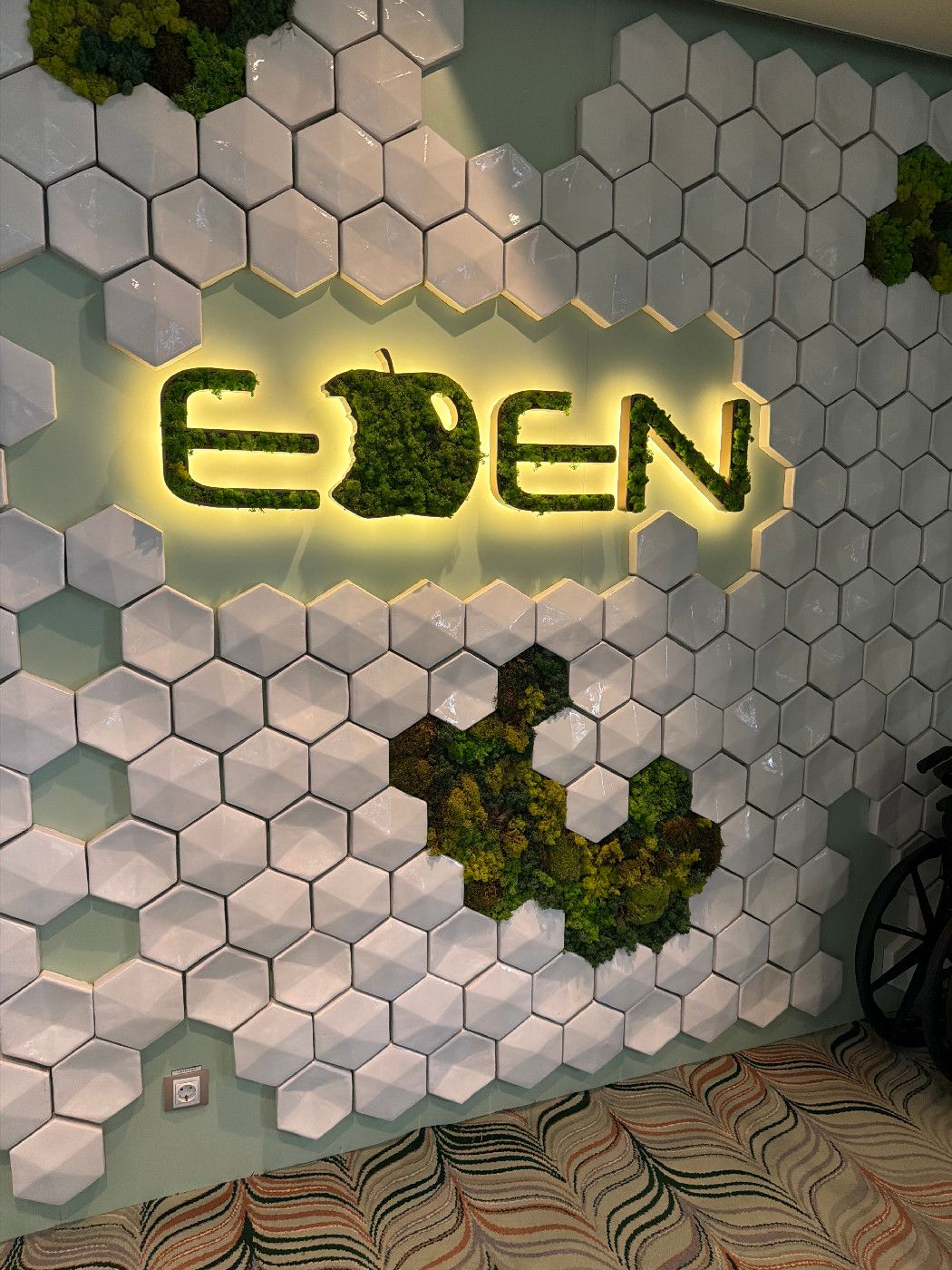 Eden Restaurant - Celebrity Beyond