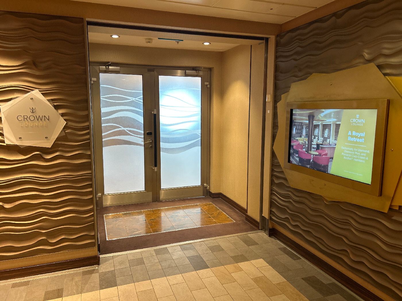Crown Lounge - Quantum of the Seas