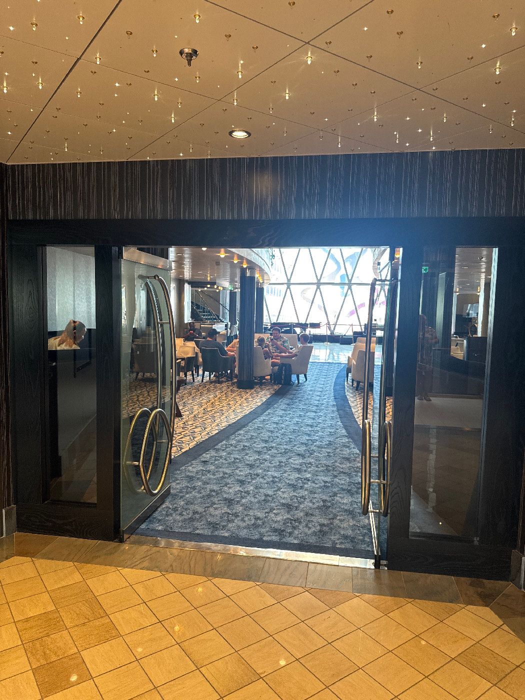 Dazzles - Symphony of the Seas