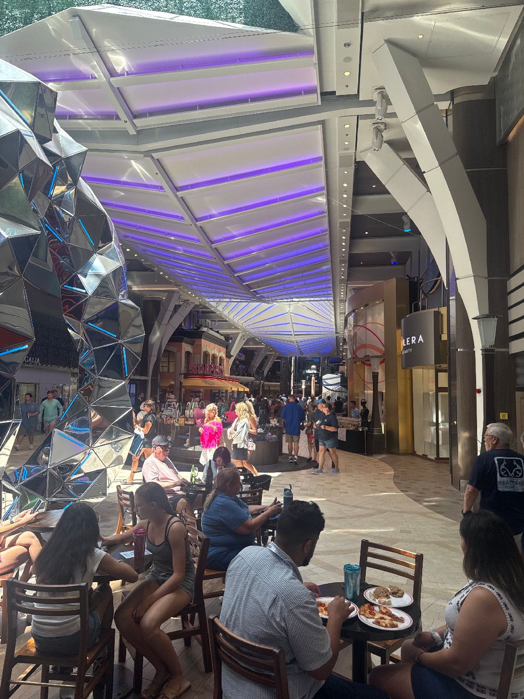 Royal Promenade - Symphony of the Seas