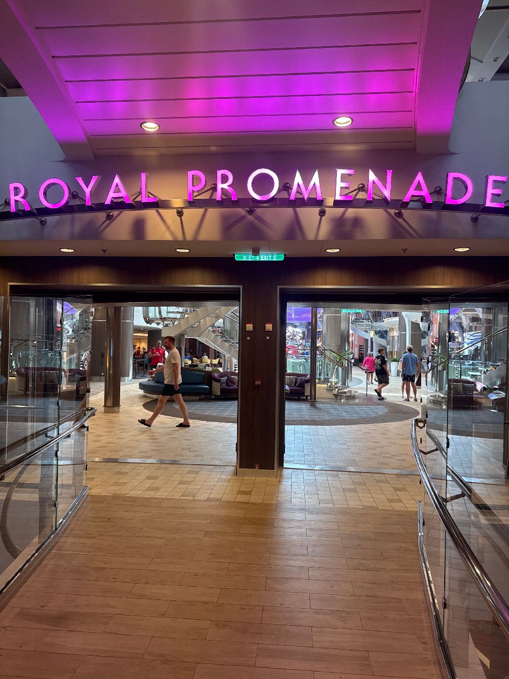 Royal Promenade - Symphony of the Seas