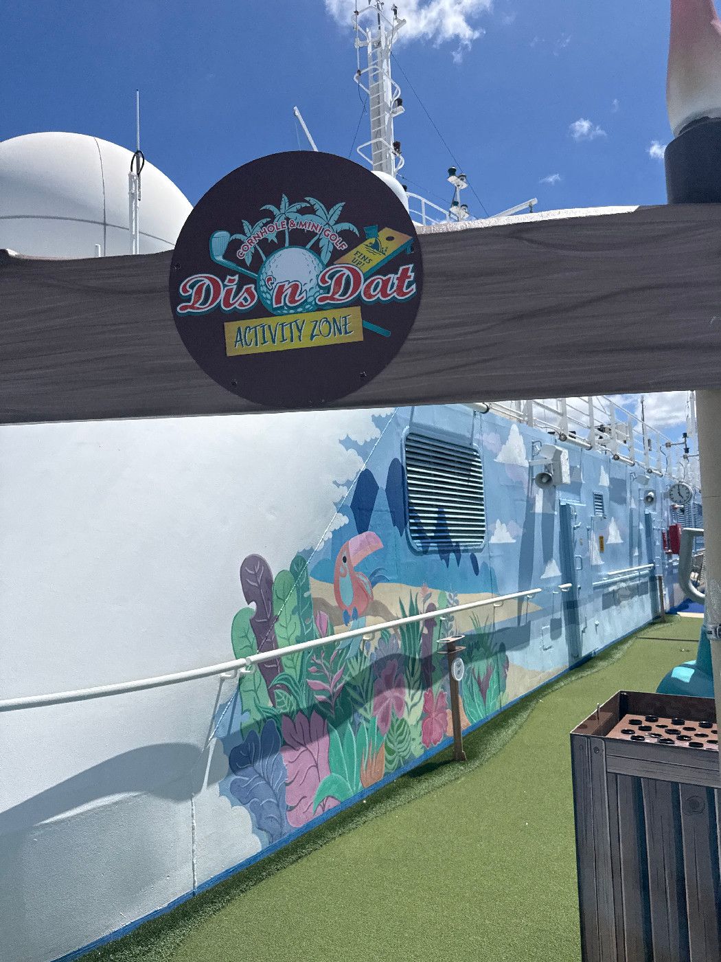 Dis N Dat Activity Zone - Margaritaville Islander