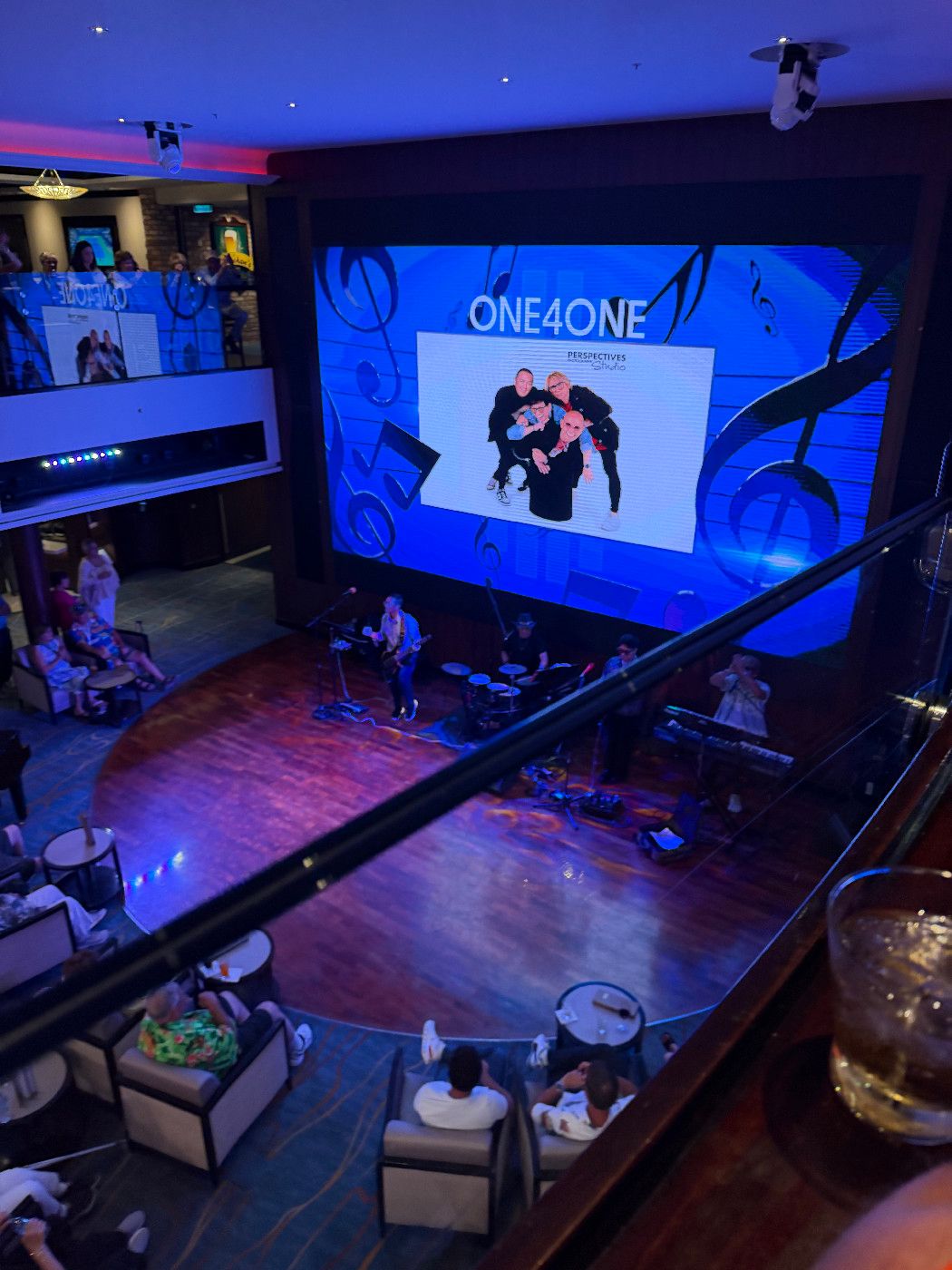 Atrium Bar - Norwegian Escape
