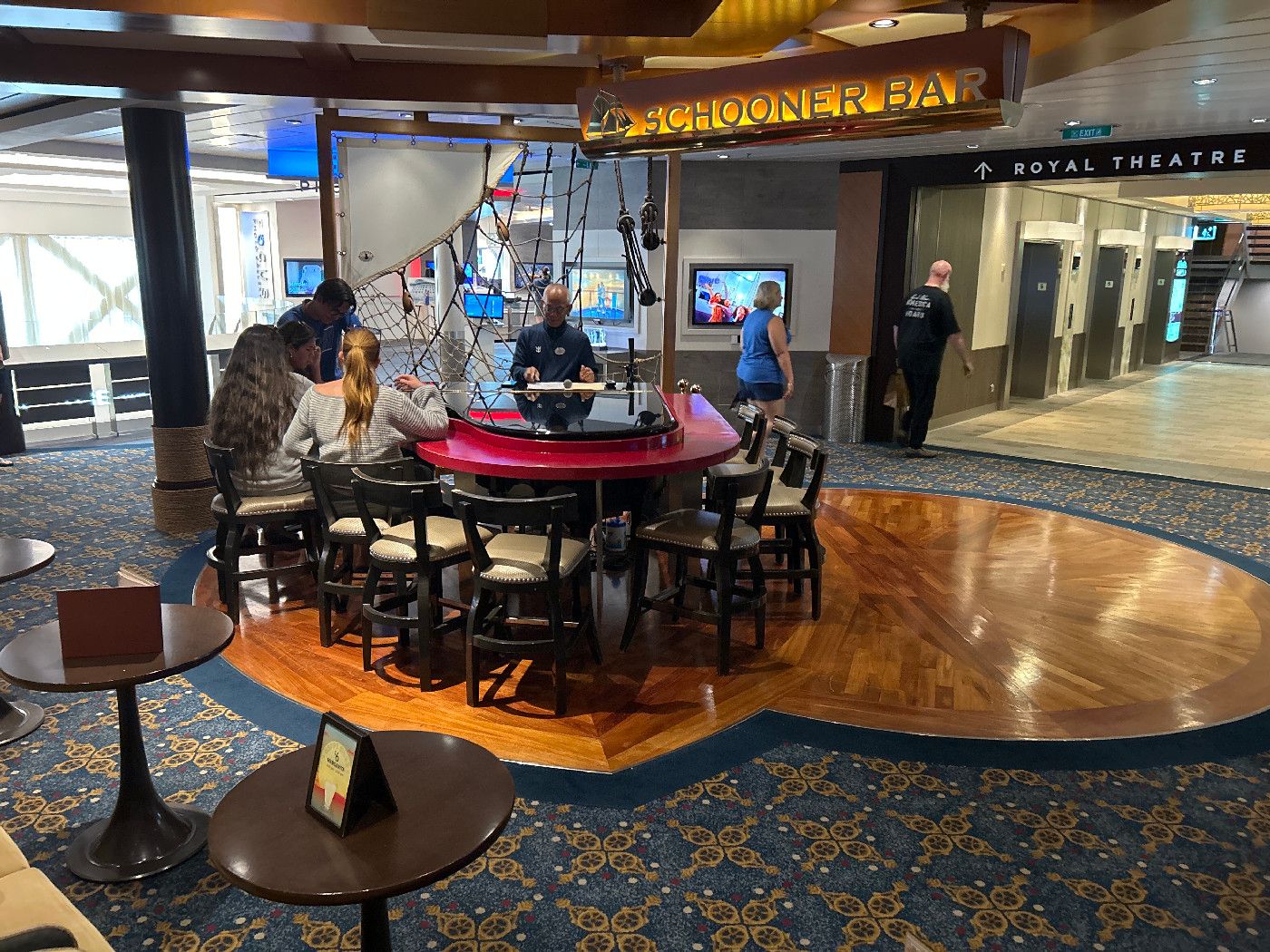 Schooner Bar - Quantum of the Seas