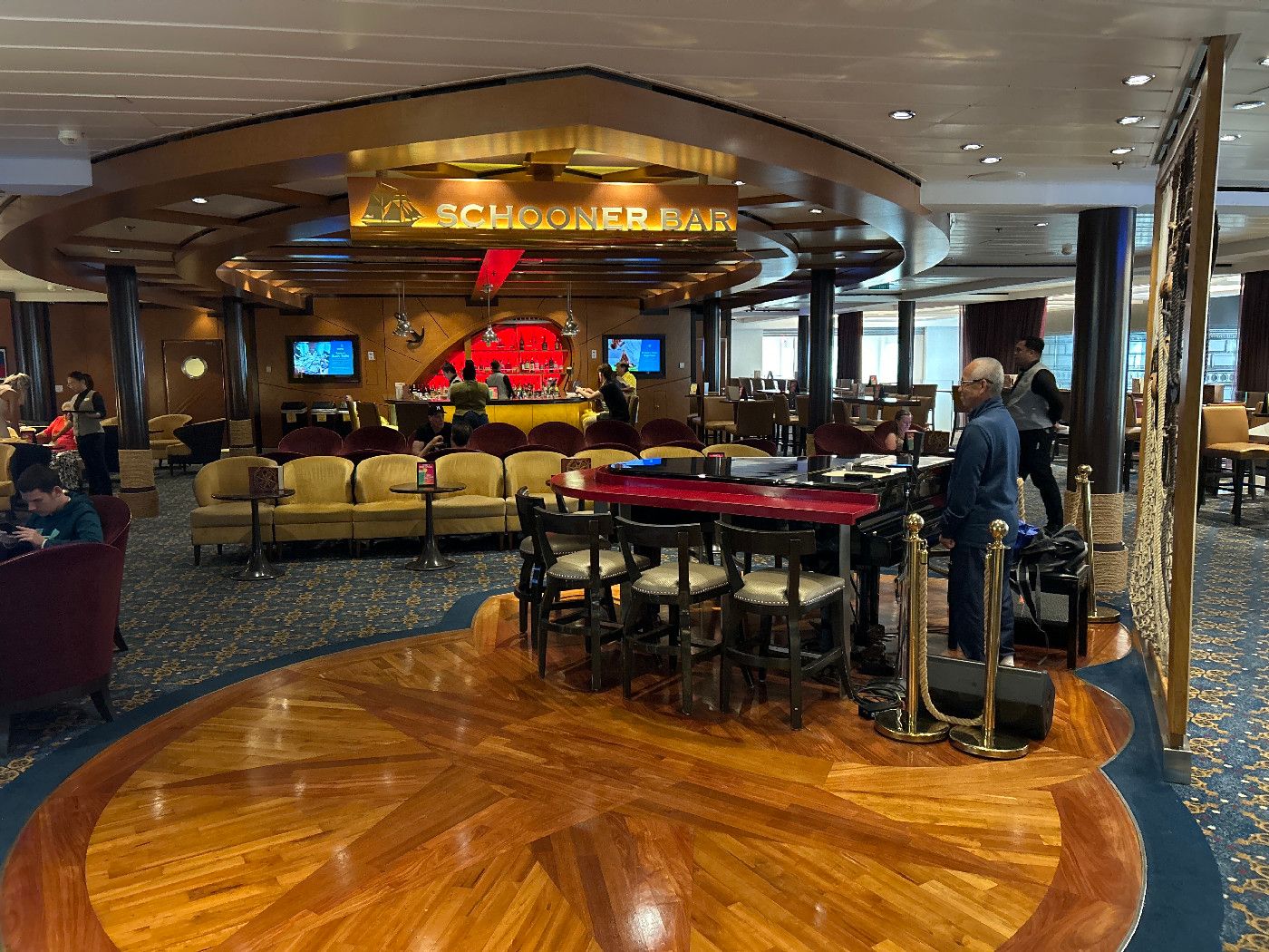 Schooner Bar - Quantum of the Seas