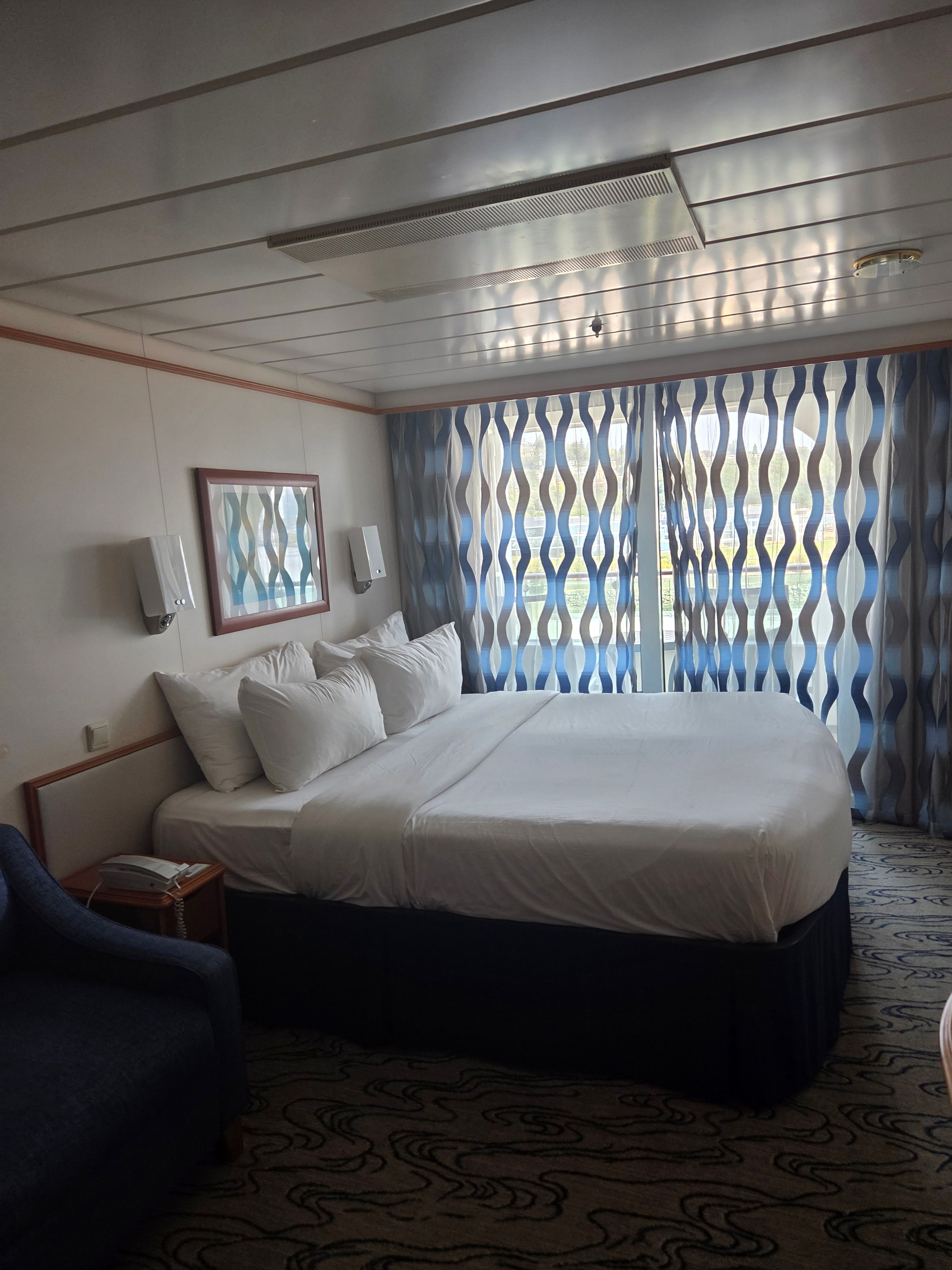 Cabin #9346 - Voyager of the Seas — traveler photo 2